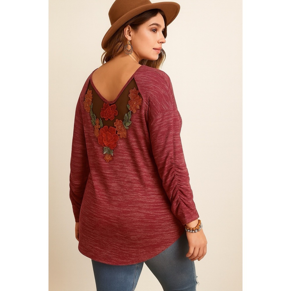 signature Studio Women's XL  Blouse with Guipure Lace back  Long Sleeve Ruched‎